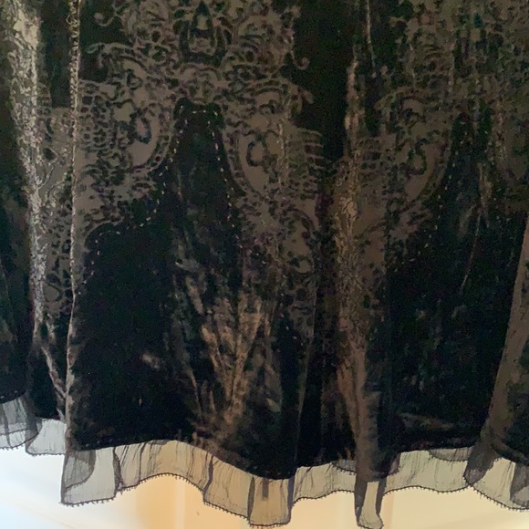 Ellie Tahari silk skirt - Picture 2 of 4